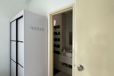 D'Summit Residences @ Kempas Utama