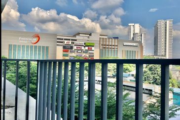 Dedaun Hijau (Greenfield Regency)