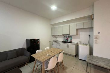 Dedaun Hijau (Greenfield Regency)