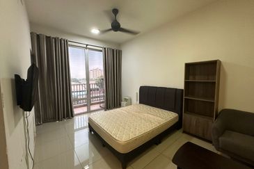 Dedaun Hijau (Greenfield Regency)