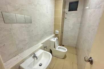 D'Summit Residences @ Kempas Utama