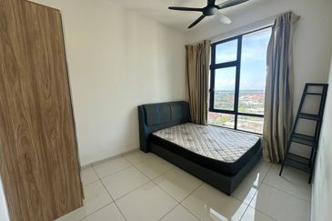 D'Summit Residences @ Kempas Utama