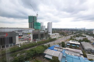 Dedaun Hijau (Greenfield Regency)