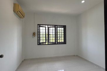 Lily & Jasmine Apartment