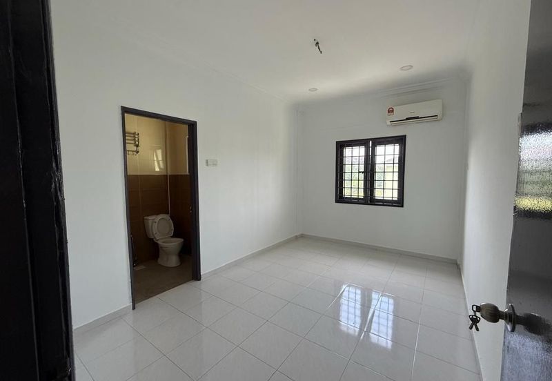 Lily & Jasmine Apartment