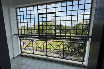 Lily & Jasmine Apartment