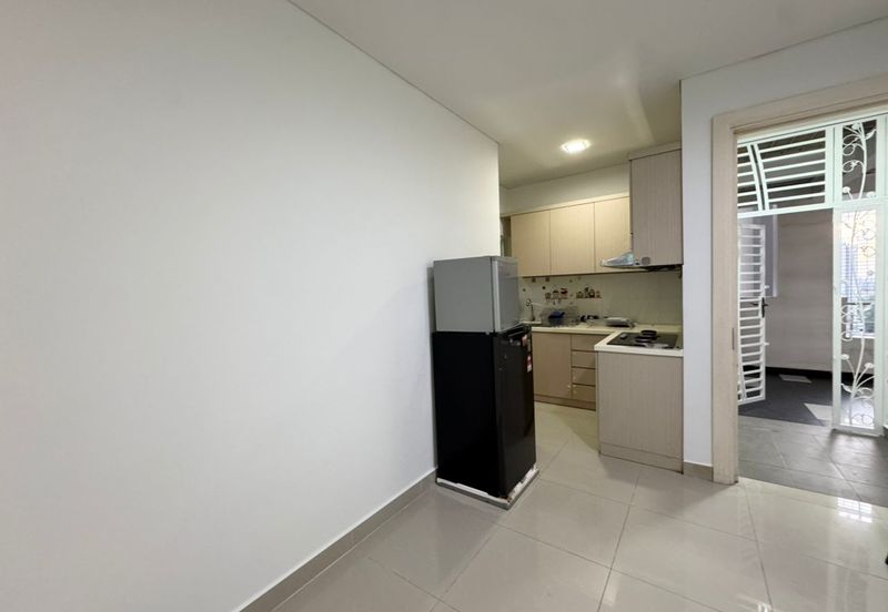 1Medini & Medini Signature