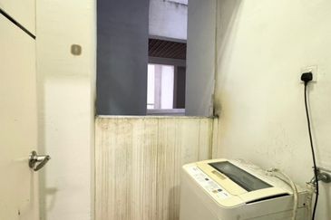 1Medini & Medini Signature