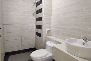 D'Summit Residences @ Kempas Utama