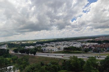 D'Summit Residences @ Kempas Utama