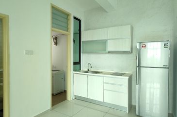 D'Summit Residences @ Kempas Utama