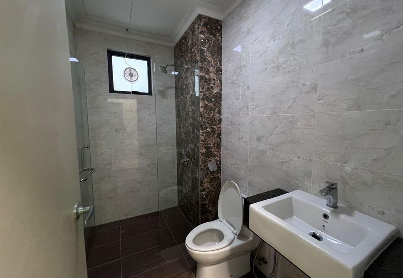 Taman Laguna Heights