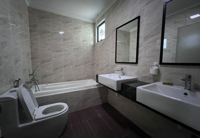 Taman Laguna Heights