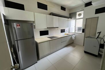 D'Summit Residences @ Kempas Utama