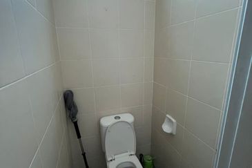 D'Summit Residences @ Kempas Utama