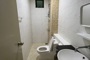 D'Summit Residences @ Kempas Utama