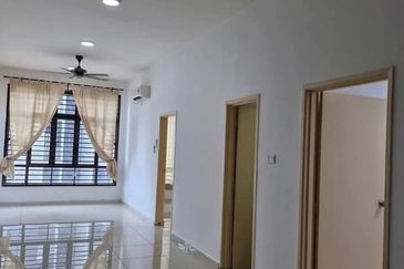 D'Summit Residences @ Kempas Utama