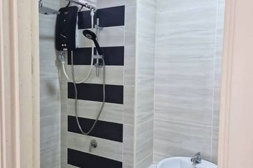 D'Summit Residences @ Kempas Utama