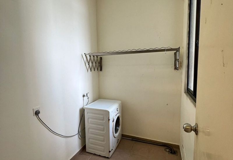 D'Summit Residences @ Kempas Utama