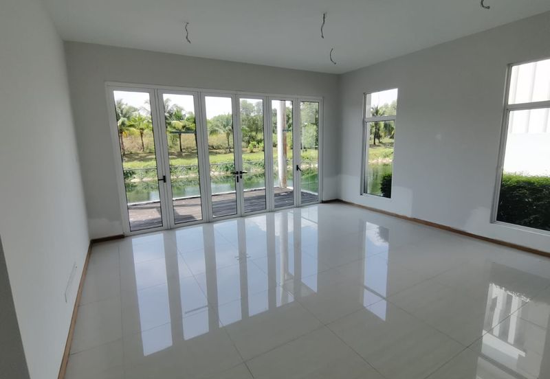 Isola Villa @ Senibong Cove