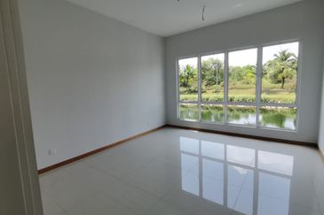 Isola Villa @ Senibong Cove