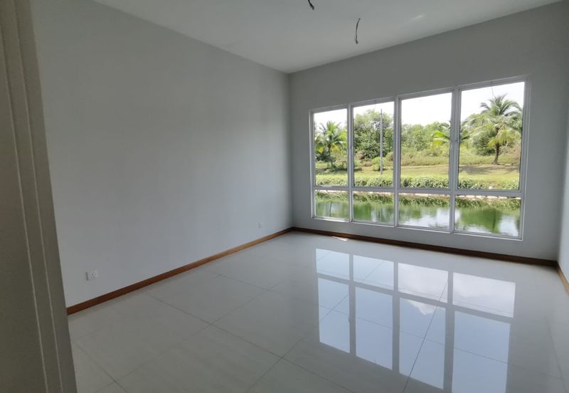 Isola Villa @ Senibong Cove