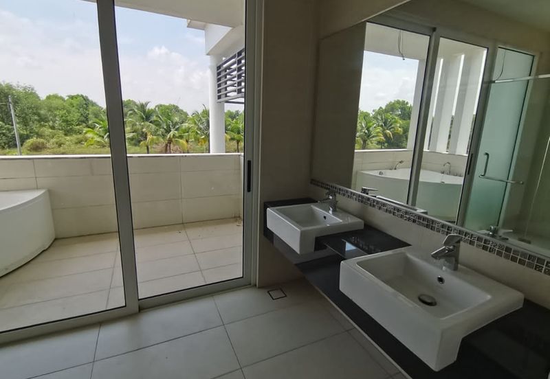 Isola Villa @ Senibong Cove