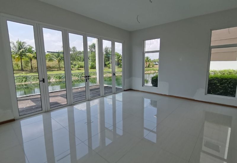 Isola Villa @ Senibong Cove