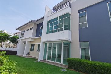 Isola Villa @ Senibong Cove