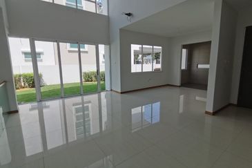 Isola Villa @ Senibong Cove