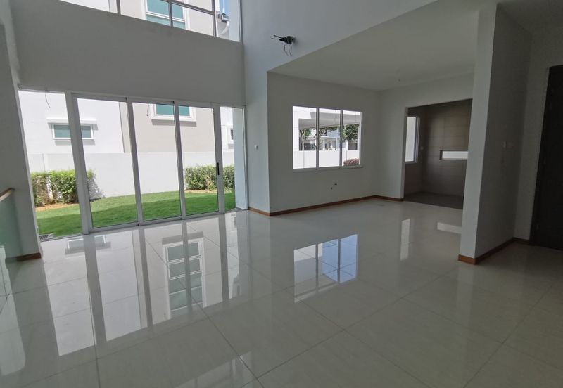 Isola Villa @ Senibong Cove