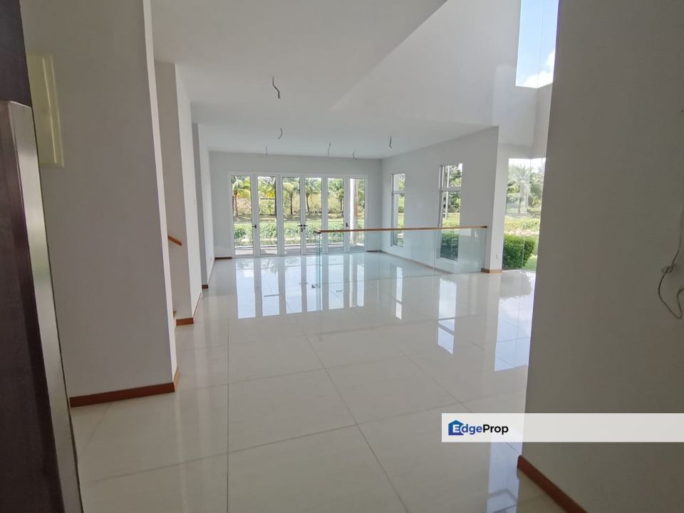 Isola Villa Senibong Cove Bungalow For Sale , Johor, Masai