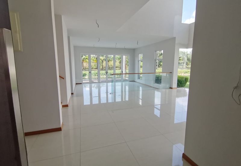 Isola Villa @ Senibong Cove