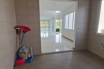 Isola Villa @ Senibong Cove