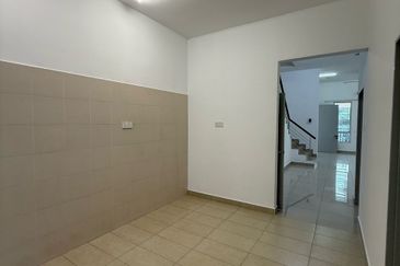 Austin Residence @Taman Mount Austin