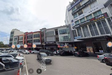 Jalan Austin Heights