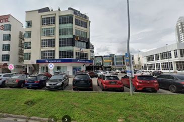 Jalan Austin Heights