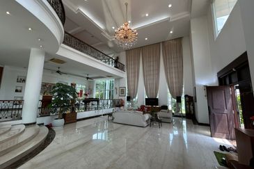 Stulang Laut / Darat