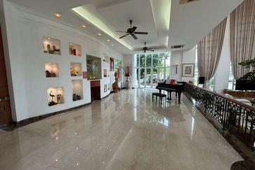 Stulang Laut / Darat