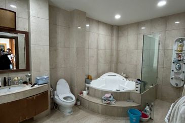 Stulang Laut / Darat