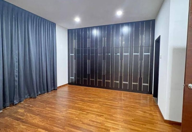 The WaterEdge Residences