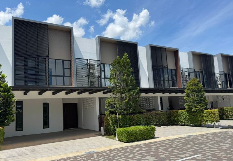 Senibong Cove Waterway Residences