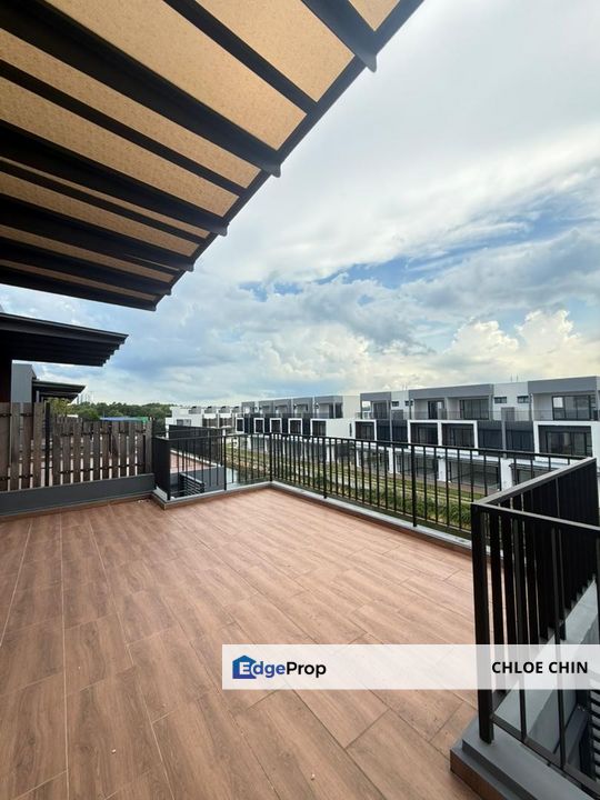 Senibong Cove Waterway Residences 3 Storey Grand Canal House For Sale, Johor, Masai