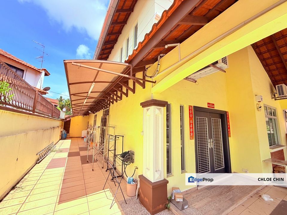 Taman Pelangi Indah 1.5 Storey Terrace House Endlot For Rent, Johor, Ulu Tiram