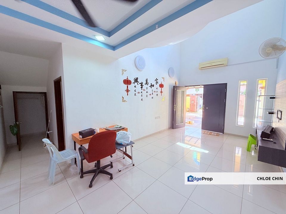 Taman Pelangi Indah 1.5 Storey Terrace House Endlot For Rent, Johor, Ulu Tiram