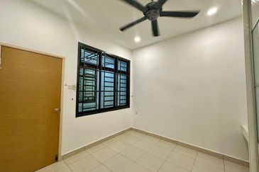 Maple Red, Adda Heights