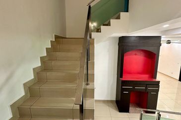 Maple Red, Adda Heights