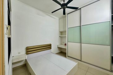 Maple Red, Adda Heights