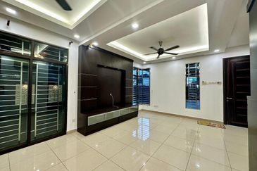 Maple Red, Adda Heights