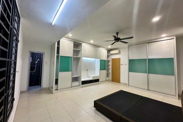 Maple Red, Adda Heights